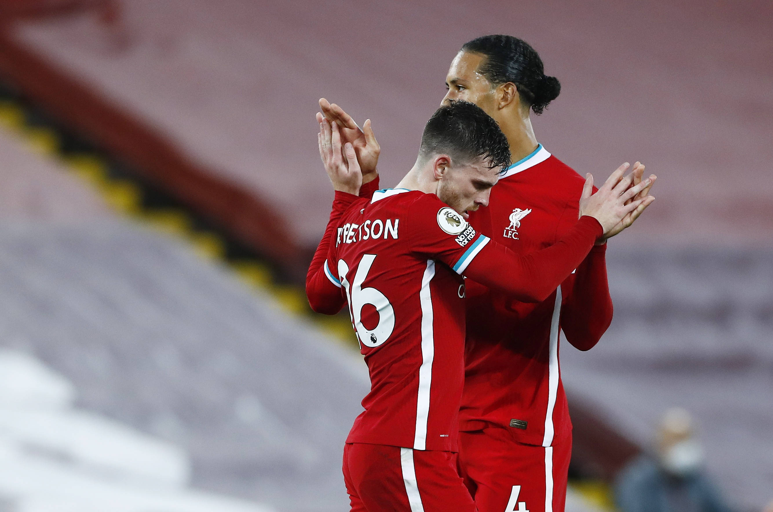 他曾與效力 他曾與效力